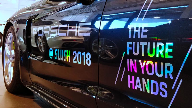 Auton värikäs kampanjateippaus